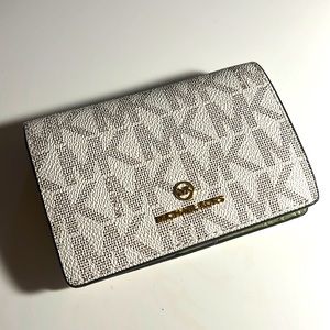 Michael Kors Jet Set Charm MD Slim Wallet